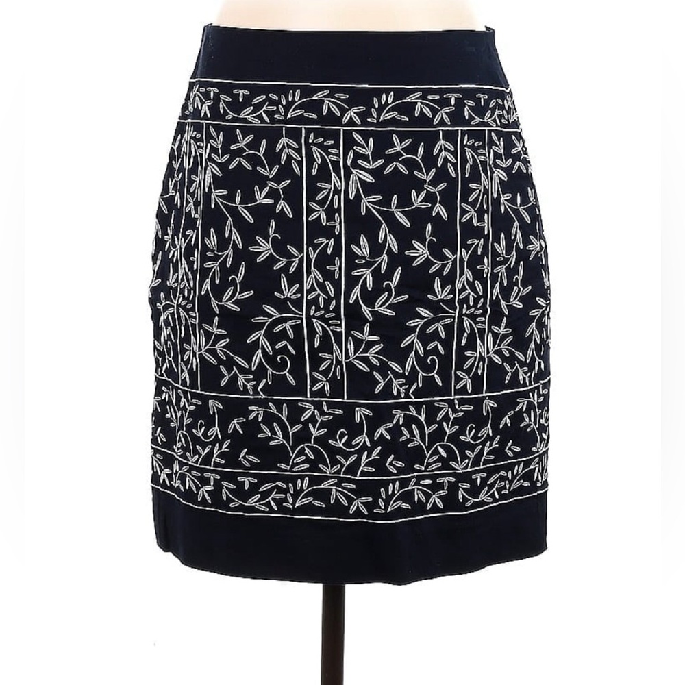 Etcetera skirt -NWOT delicate black and white floral